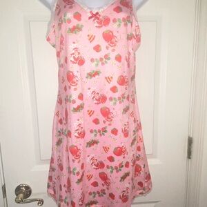 Women’s Strawberry Shortcake Sleeveless Nightgown. NWT